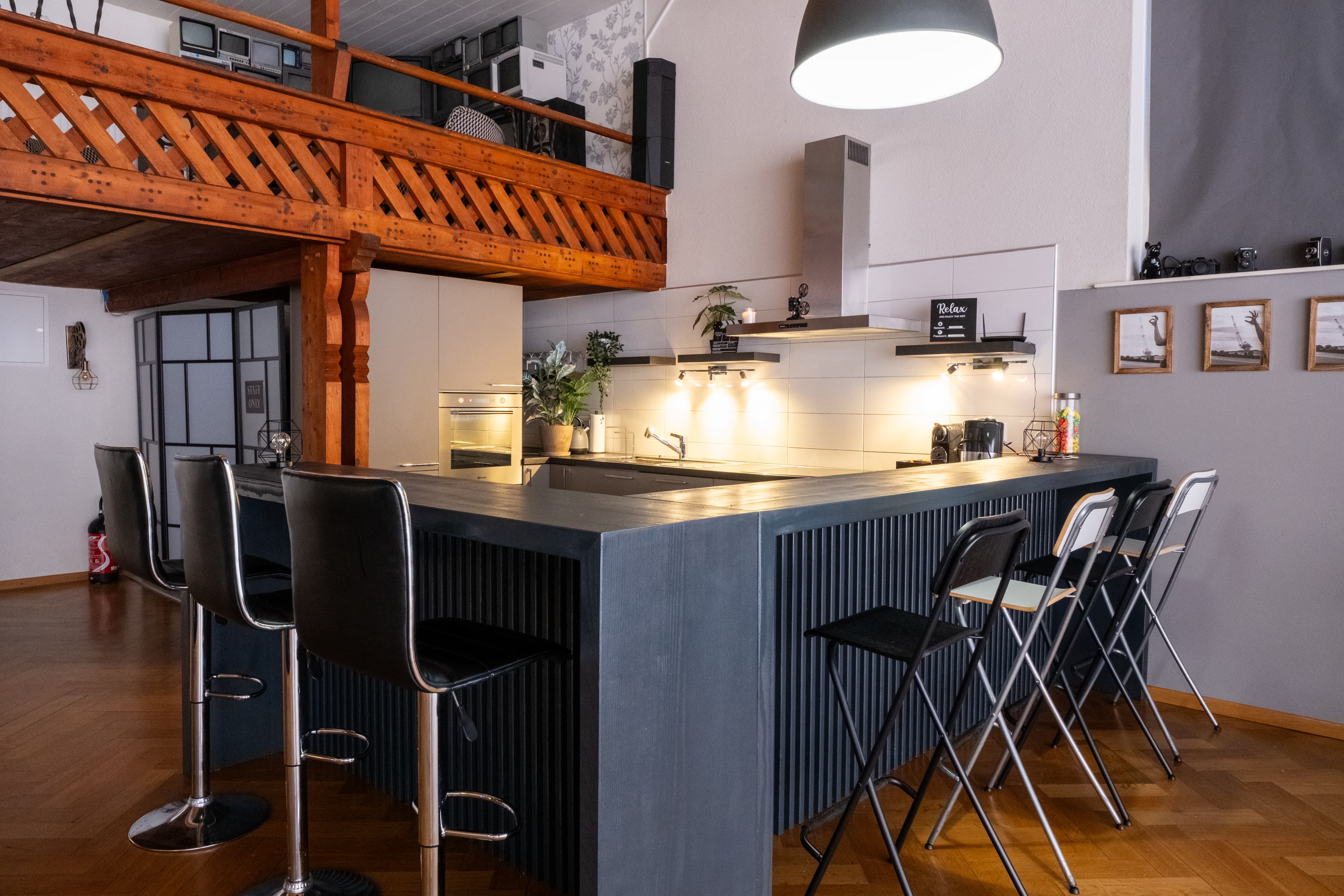 CUISINE / BAR