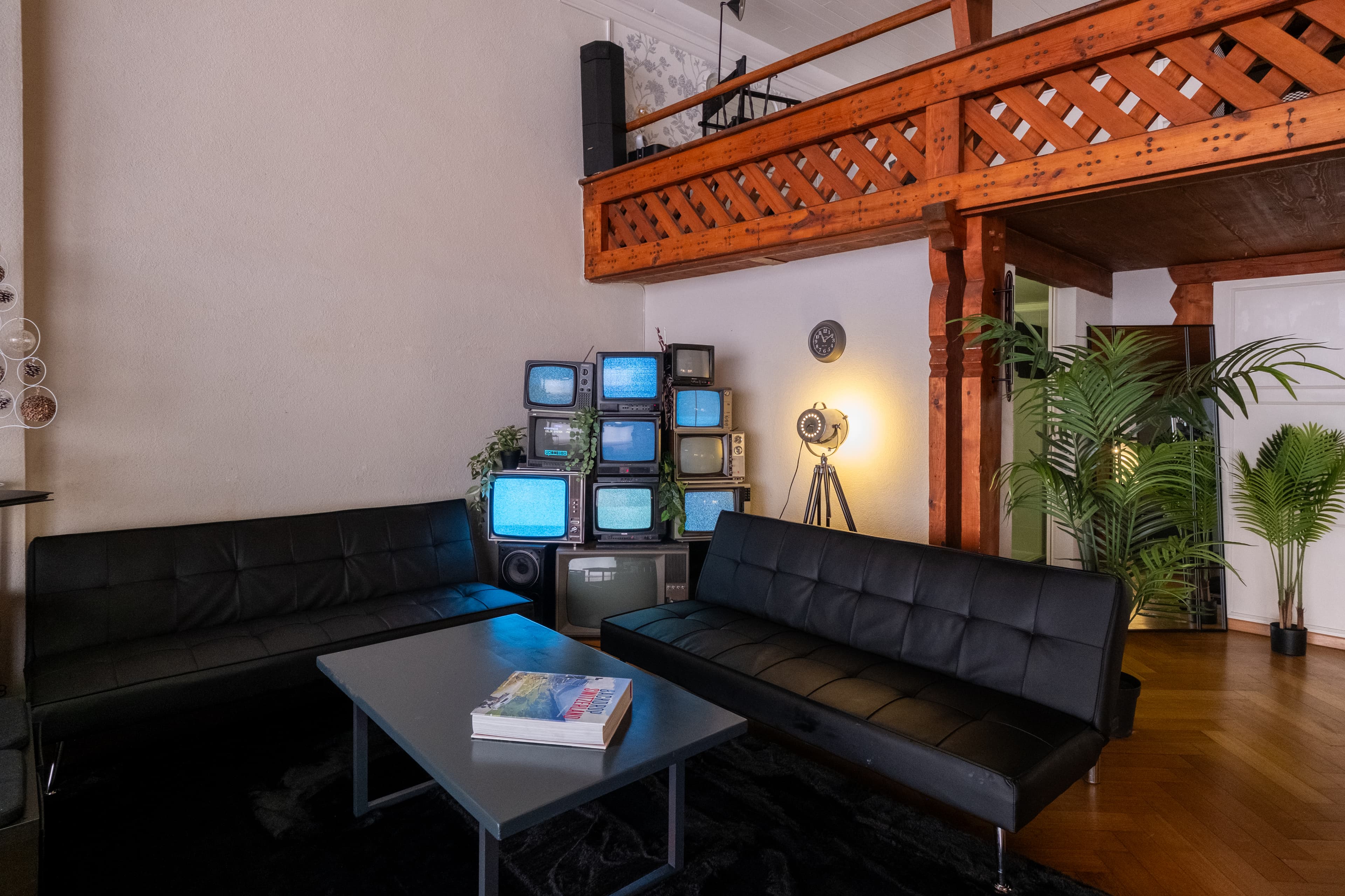 Studio · lounge